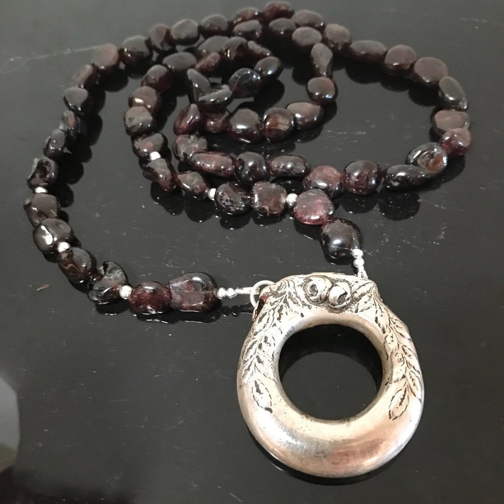 Antique Sterling Silver Tiffany 925 Pendant Necklace Circle Loop Garnet Gemstone - Picture 3 of 6